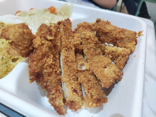 11 E Coast Rd, #01-04, Singapore 428722