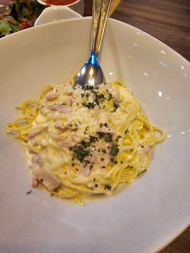 Spizza Bukit Timah - Hospitality and gastronomy