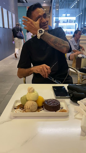 Opinii despre Overscoop (Orchard Central): Freshly Made Waffles în Singapore - Hospitality and gastronomy