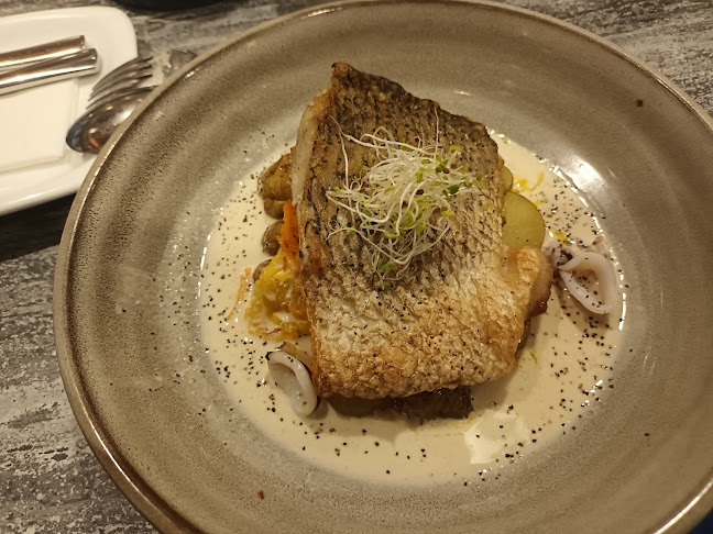 Poulet - White Sands - Singapore