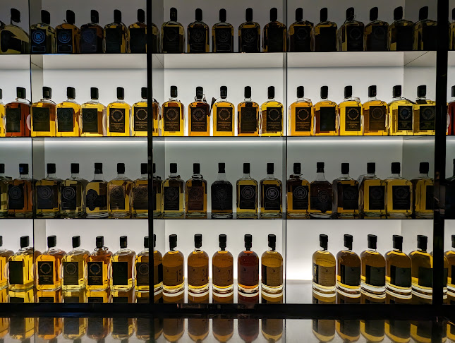 South Beach Avenue, 30 Beach Rd, 189763