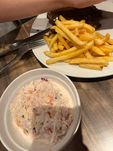 Opinii despre ASTONS Specialities în Singapore - Hospitality and gastronomy