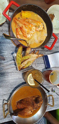 Poulet - White Sands - Singapore