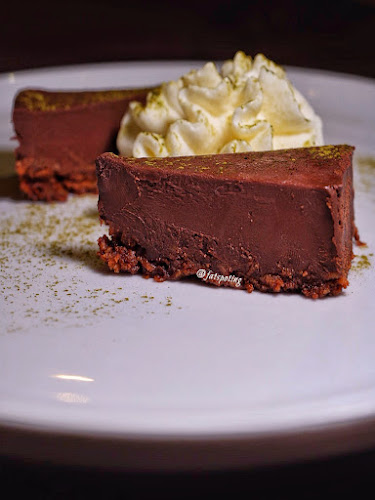 33 Hongkong St, Singapore 059672