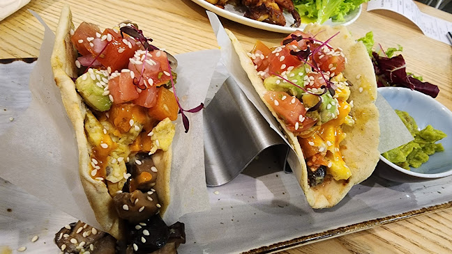 6 Letter Brunch - Singapore