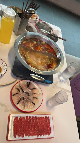 半亩田 贵州酸汤火锅 - Hospitality and gastronomy