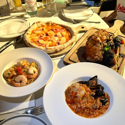 R Italian Kitchen & Smokehouse - Hospitality and gastronomy