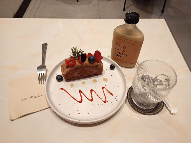 Comentarii opinii despre Pazzion Café