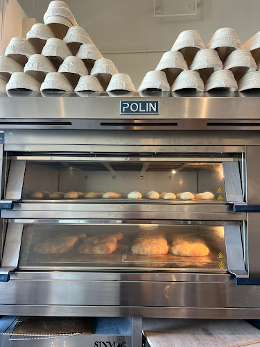 Lean & Rich Bakery - Hospitality and gastronomy