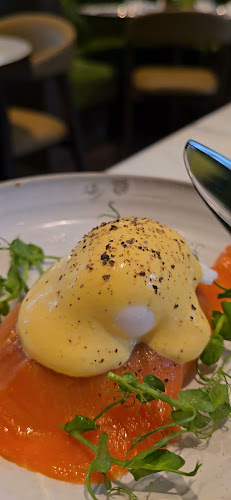 FYSH at EDITION - Hospitality and gastronomy