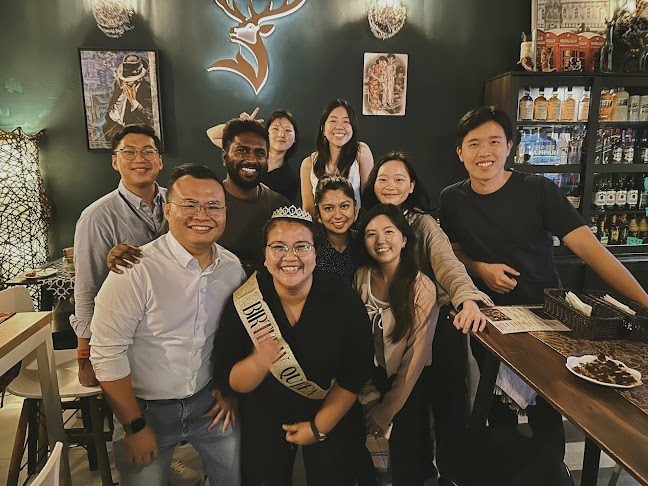 Opinii despre Cheeers Bistro & Bar în Singapore - Hospitality and gastronomy