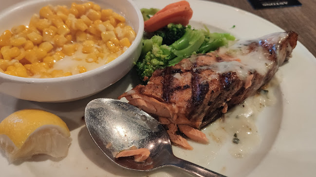 Comentarii opinii despre ASTONS Specialities @ City Square Mall