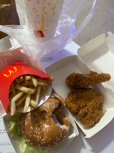 Opinii despre McDonald's Bedok Mall în Singapore - Hospitality and gastronomy