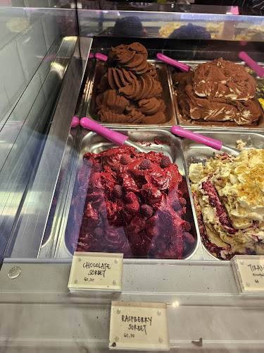 Comentarii opinii despre TIANN’S