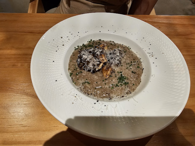 Under Der Linden: Café | Pets Friendly | Events Space | Restaurant | One North | Portsdown | Coffee