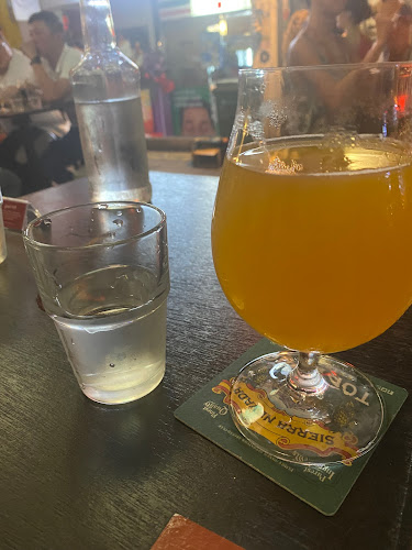 Comentarii opinii despre Good Luck - The Best of Singapore Craft Beers (Bugis - Haji Lane)