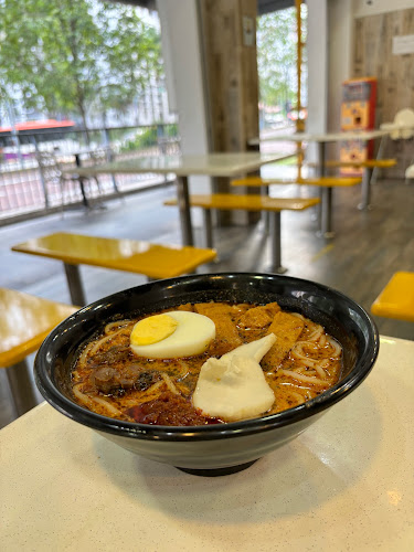 932 Hougang Ave 9, #01-04, Singapore 530932