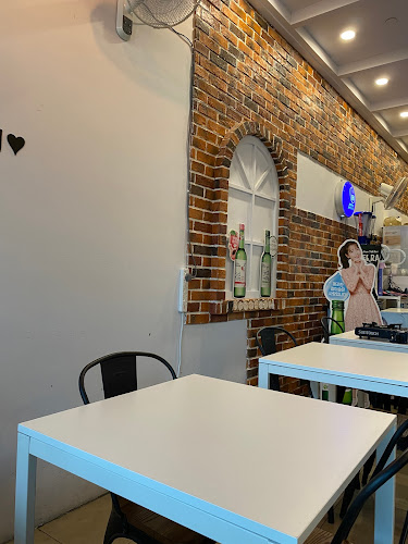 88 Chicken (팔팔치킨) - Hospitality and gastronomy