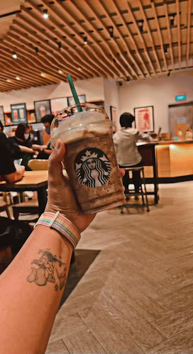 Comentarii opinii despre Starbucks YewTee Point