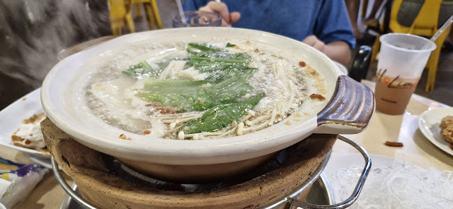 Comentarii opinii despre Yi Soon Claypot Lala Hotpot 億顺啦啦煲