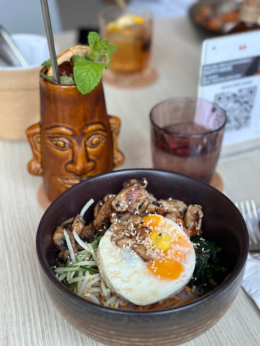 Komyuniti Bar & Restaurant - Singapore