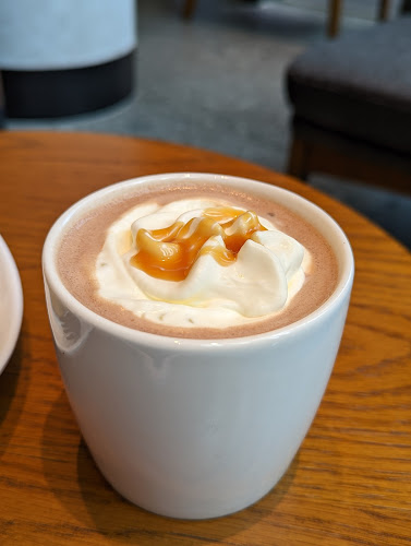 Opinii despre Starbucks Zhongshan Mall în Singapore - Hospitality and gastronomy