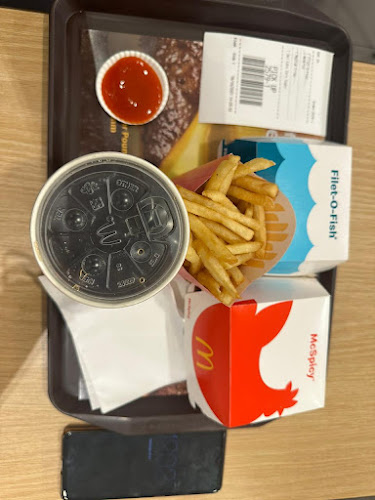 McDonald's Changi Airport Terminal 2 (T2) Transit Lounge - Hospitality and gastronomy