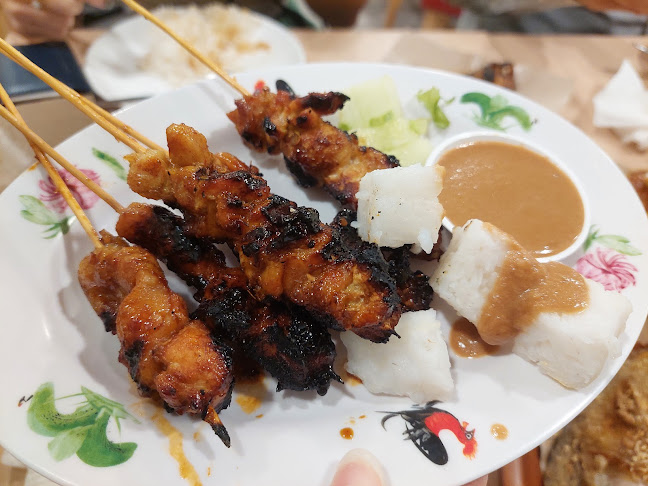 Ayam Penyet Ria - Lucky Plaza