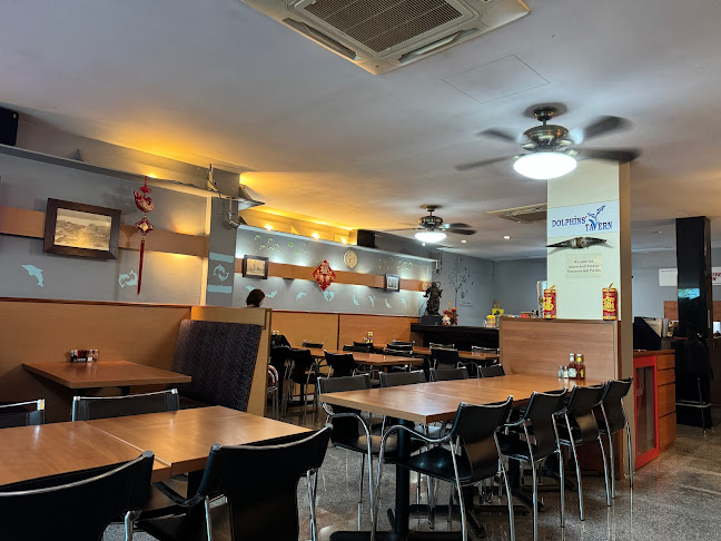Dolphins Tavern - Singapore