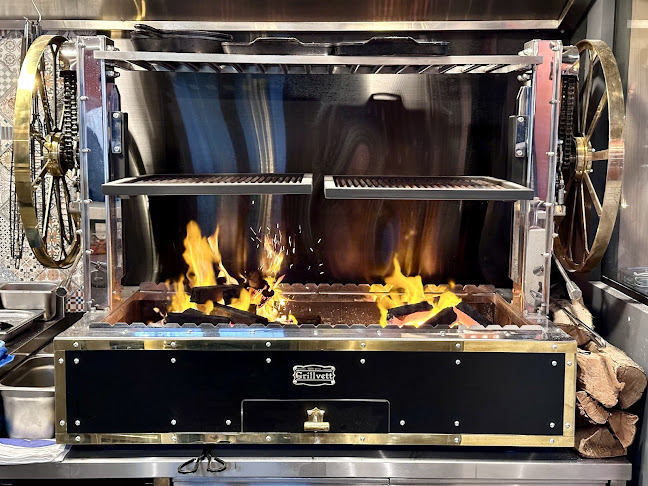 139 E Coast Rd, #01-01, Singapore 428829