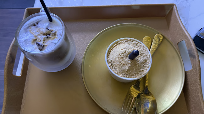 Pink Ice Cream Cafe - Singapore