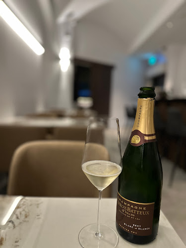 Opinii despre Convivial Champagne Bar în Singapore - Hospitality and gastronomy