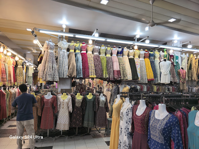 Comentarii opinii despre Tekka Centre