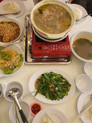 HONG KONG STREET MING ZHONG SEAFOOD 香港街(民众)海鲜 - Hospitality and gastronomy