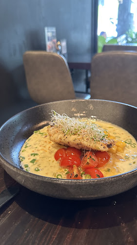 Comentarii opinii despre Perle Noire Oyster & Grill Bar (Holland Village)