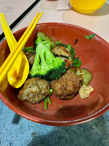 Comentarii opinii despre Loong Kee Yong Tau Fu 龍記釀豆腐