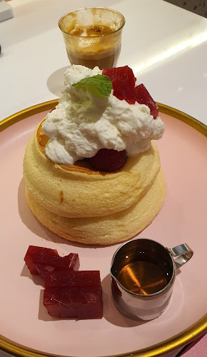 Fluff Stack (Tampines 1) - Hospitality and gastronomy