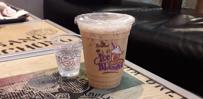 The Coffee Bean and Tea Leaf - West Mall - Hospitality and gastronomy