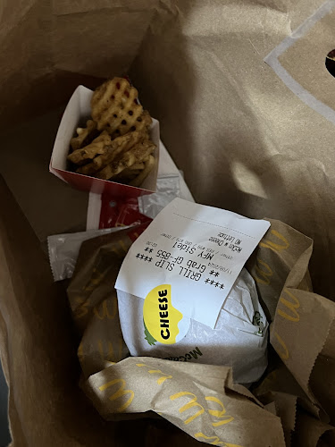 Comentarii opinii despre McDonald's Pasir Ris Sports Complex