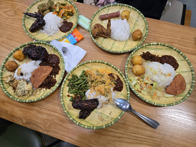 142 Sims Ave, Singapore 387464