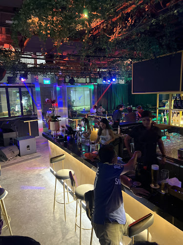 D'SKUNKS LOUNGE - Hospitality and gastronomy