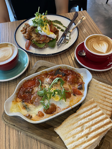 Opinii despre Refuel Cafe în Singapore - Hospitality and gastronomy