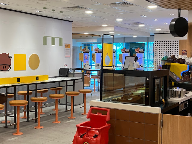 McDonald's Sengkang Sports Complex - Hospitality and gastronomy