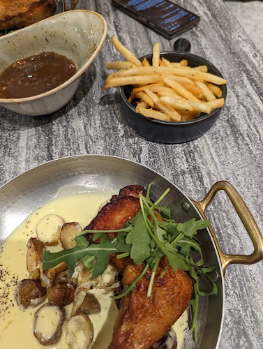 Poulet - White Sands - Singapore