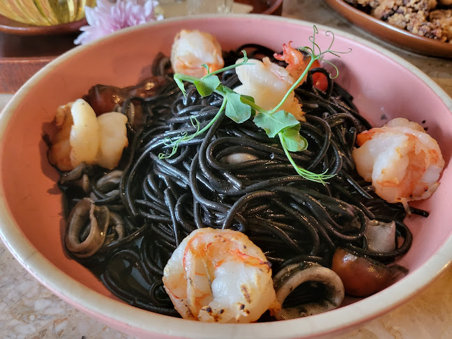 Under Der Linden: Café | Pets Friendly | Events Space | Restaurant | One North | Portsdown | Coffee