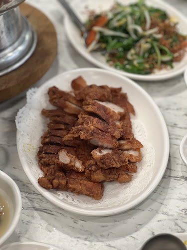 Whampoa Keng Fish Head Steamboat @ Balestier