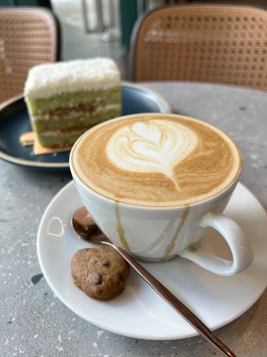 Opinii despre Edith Patisserie Cake Bar în Singapore - Hospitality and gastronomy