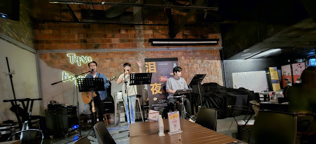 Tipsy Penguin - Singapore