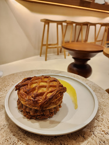 Elijah Pies - Tanjong Pagar