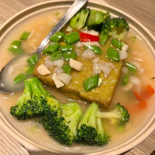 1 HarbourFront Walk, #02-138 9 VivoCity, Singapore 098585